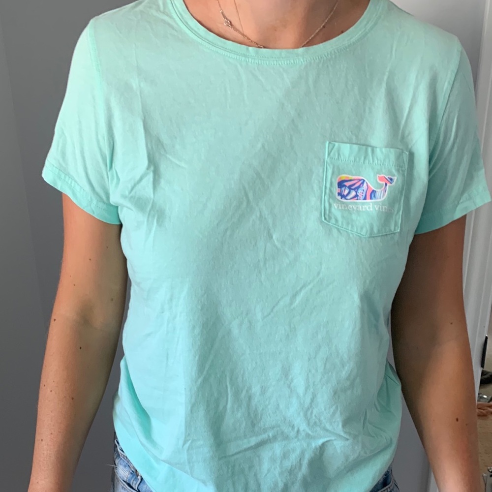 Vineyard Vines green tee